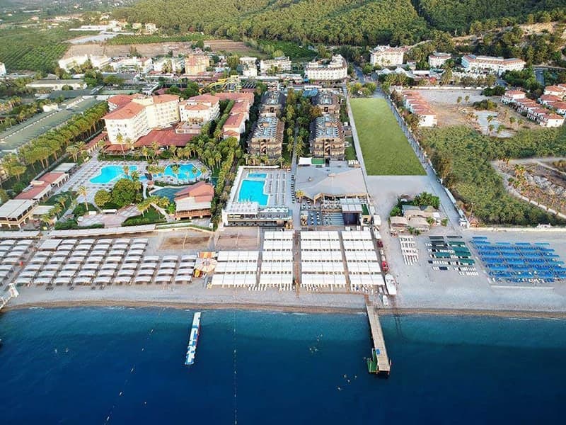 SAILOR'S BEACH CLUB